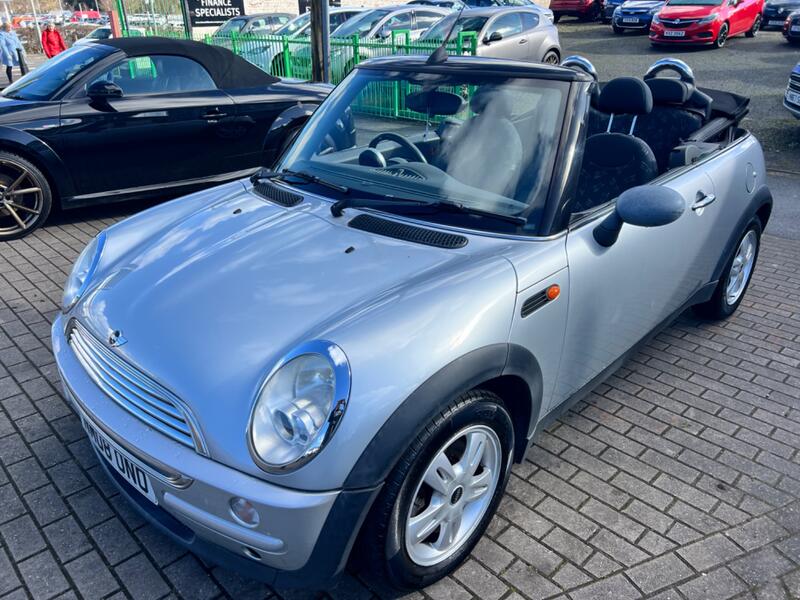 View MINI CONVERTIBLE 1.6 One Convertible