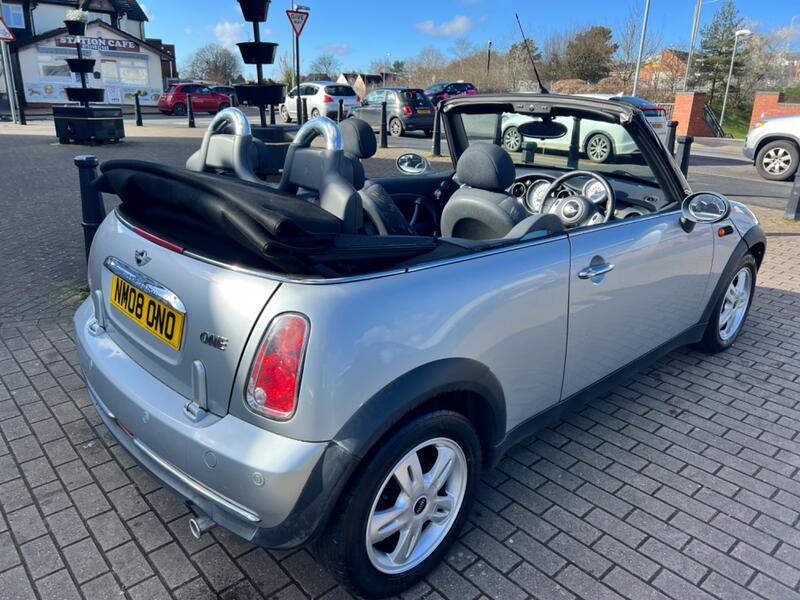 View MINI CONVERTIBLE 1.6 One Convertible