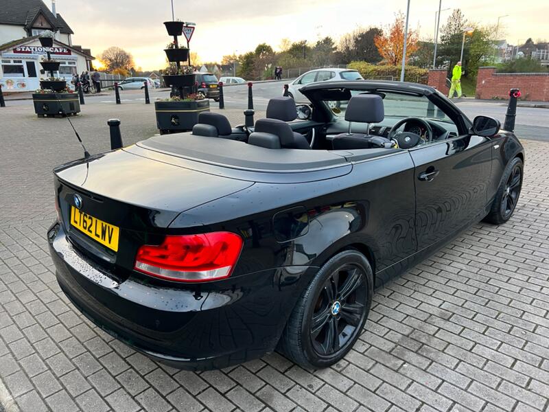 View BMW 1 SERIES 2.0 118d SE Convertible