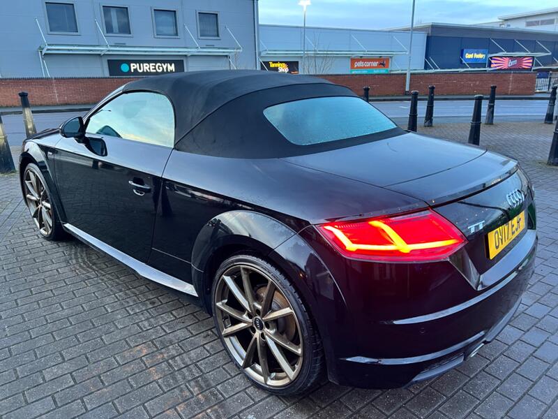 View AUDI TT 2.0 TDI ultra Black Edition 