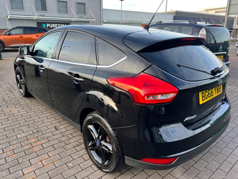 FORD FOCUS