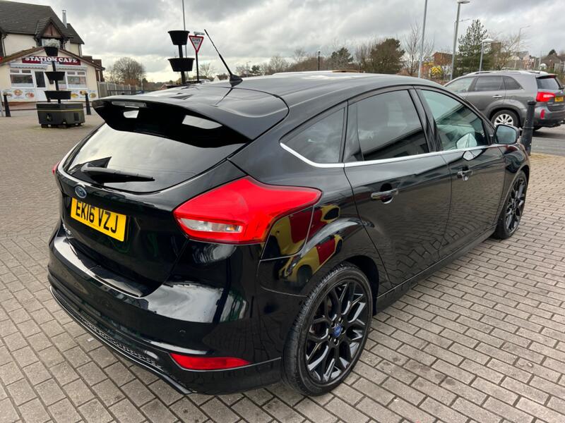 View FORD FOCUS 1.5 TDCi Zetec S 