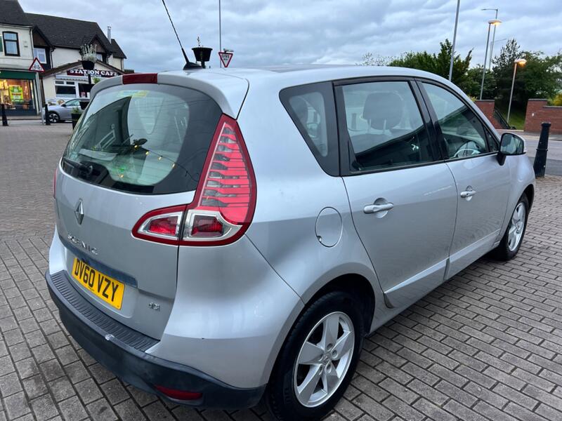 View RENAULT SCENIC 1.5 dCi Dynamique TomTom