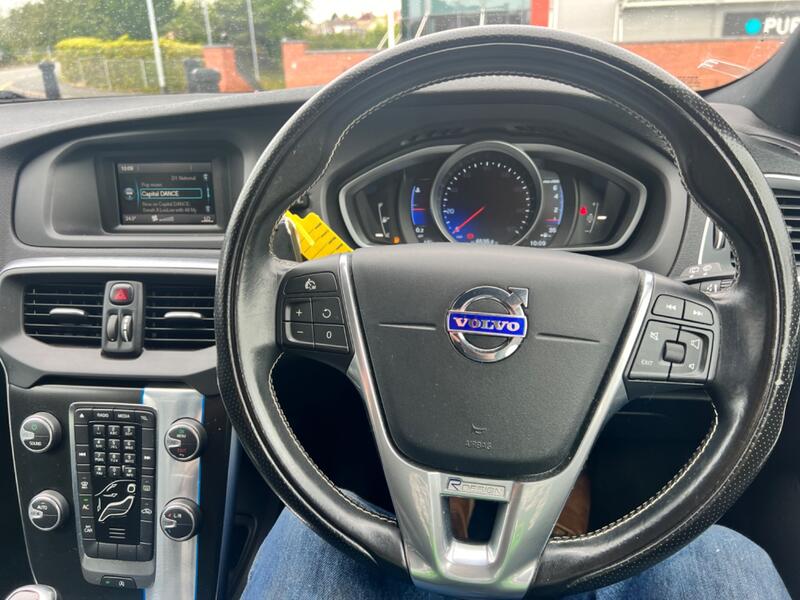 VOLVO V40