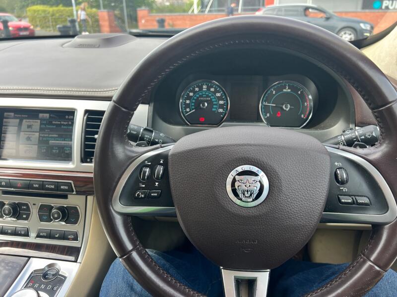 JAGUAR XF