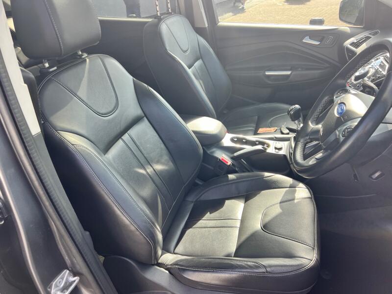 FORD KUGA