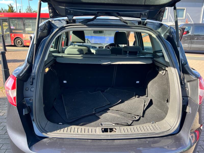 FORD KUGA