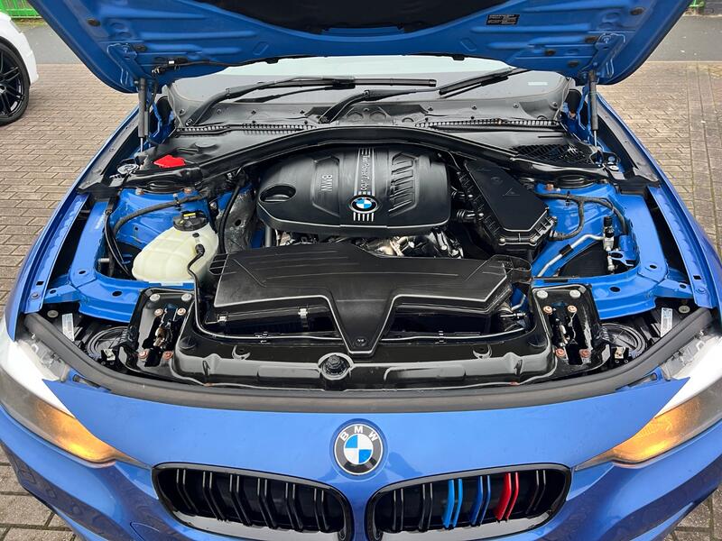 BMW 3 SERIES
