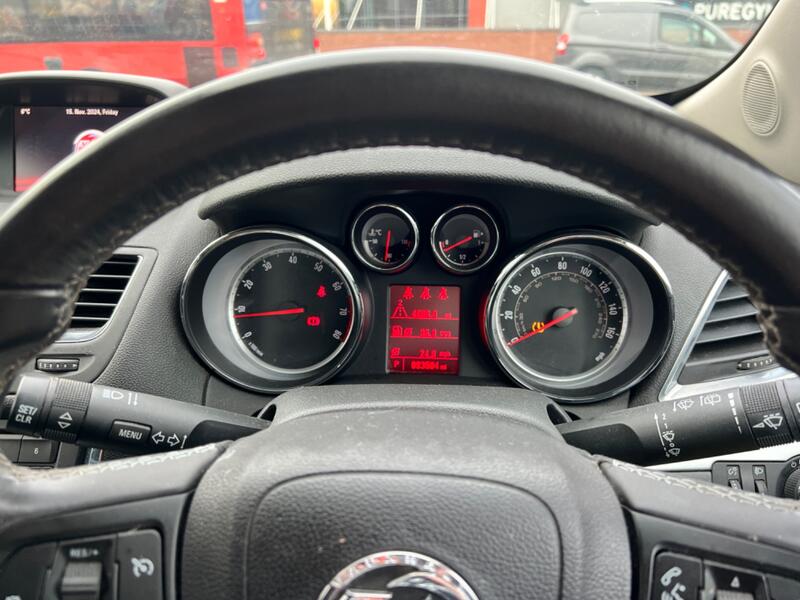 VAUXHALL MOKKA