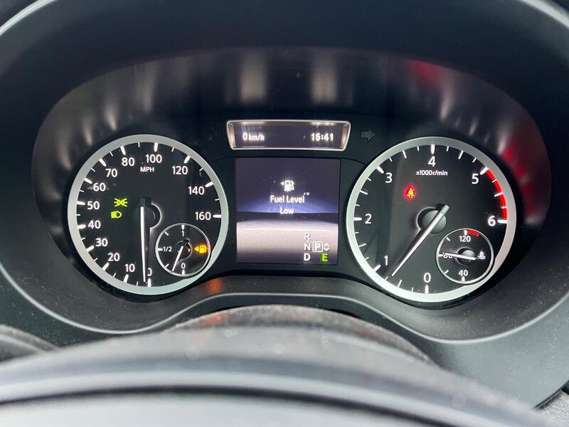 INFINITI Q30