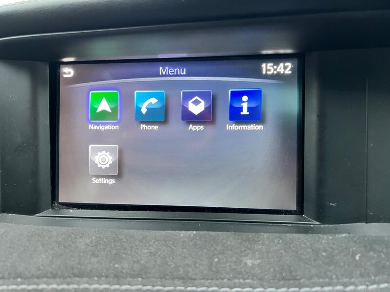 INFINITI Q30