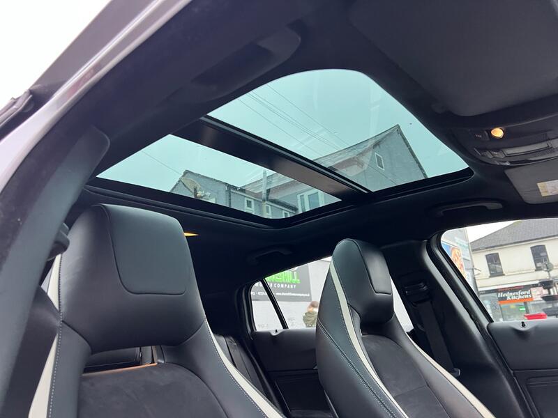 INFINITI Q30