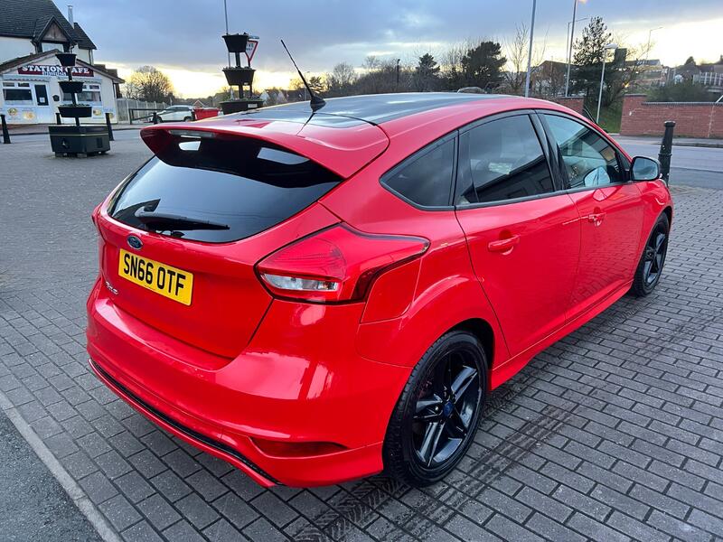 FORD FOCUS
