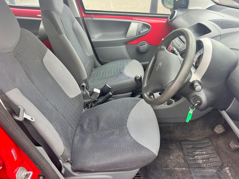 PEUGEOT 107