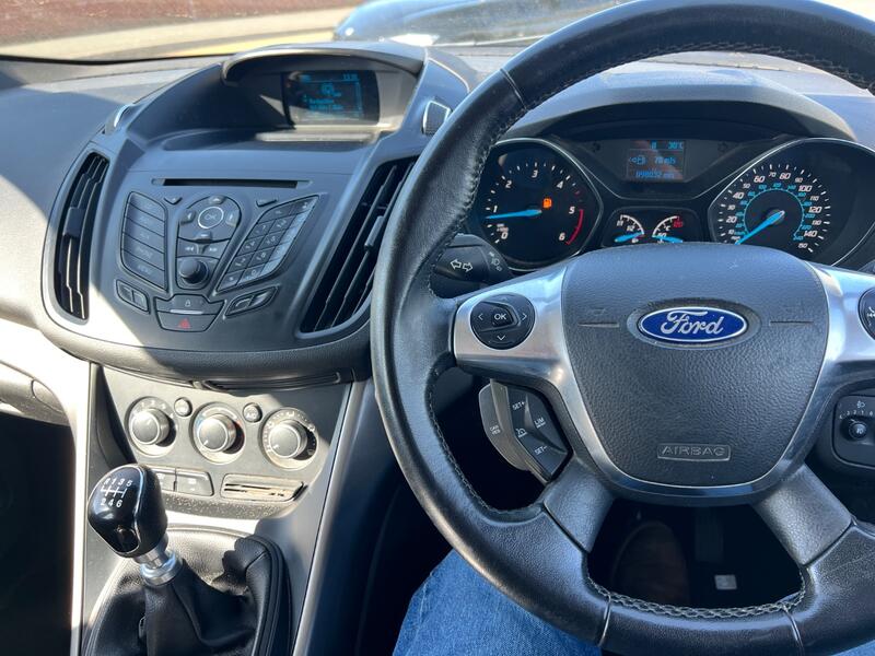 FORD KUGA