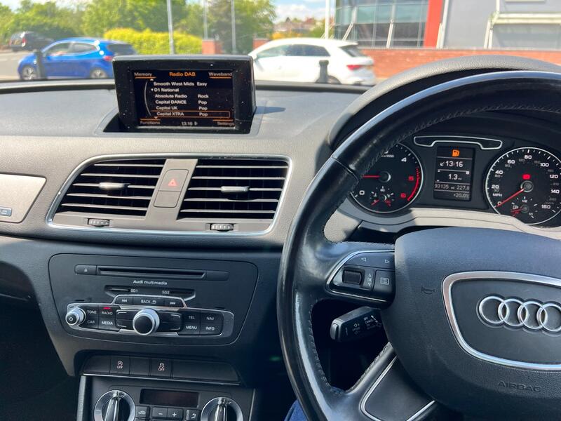 AUDI Q3