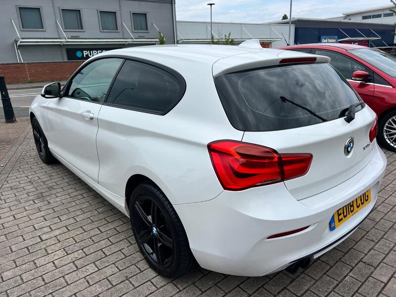 View BMW 1 SERIES 2.0 120d Sport 3-door