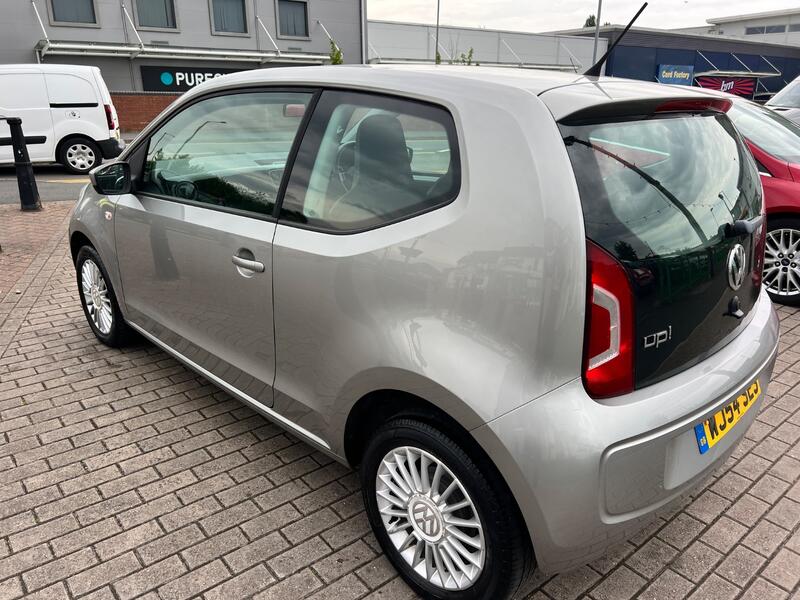 View VOLKSWAGEN UP 1.0 High up!