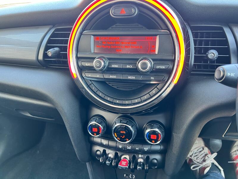MINI HATCH