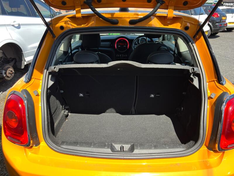 MINI HATCH