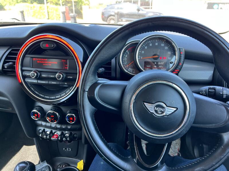 MINI HATCH
