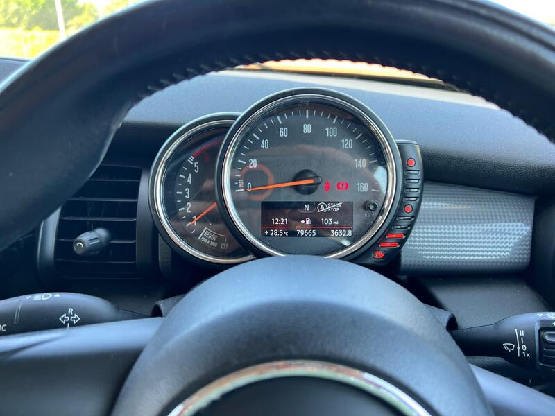 MINI HATCH