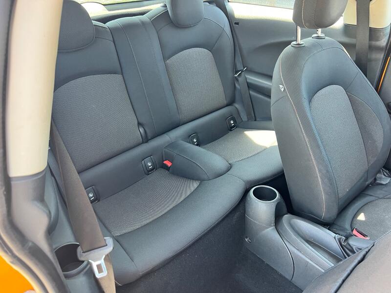 MINI HATCH