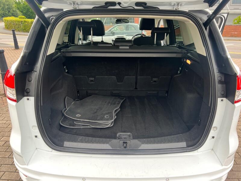 FORD KUGA