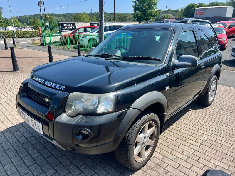 View LAND ROVER FREELANDER 2.0 TD4 Adventurer