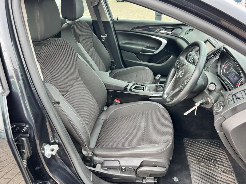 VAUXHALL INSIGNIA