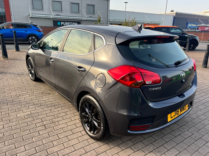 View KIA CEED 1.6 CRDi 2